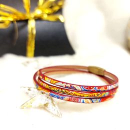 Bracelet multirangs en cuir pour femme