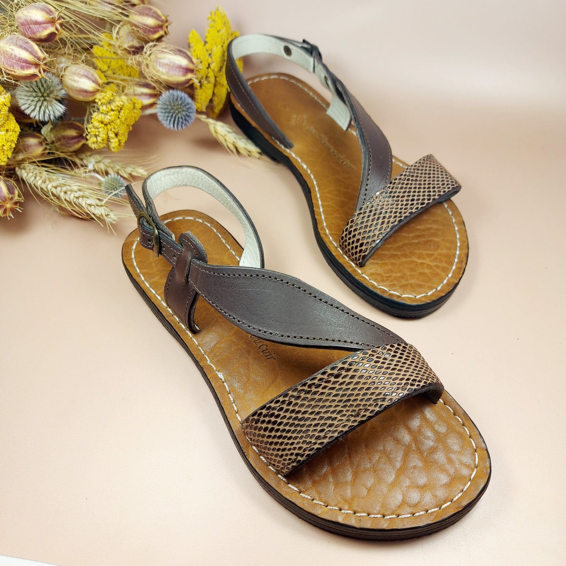 sandales en cuir marron et cuir imitation serpent