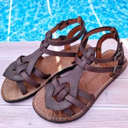 Sandales plates femme en cuir marron